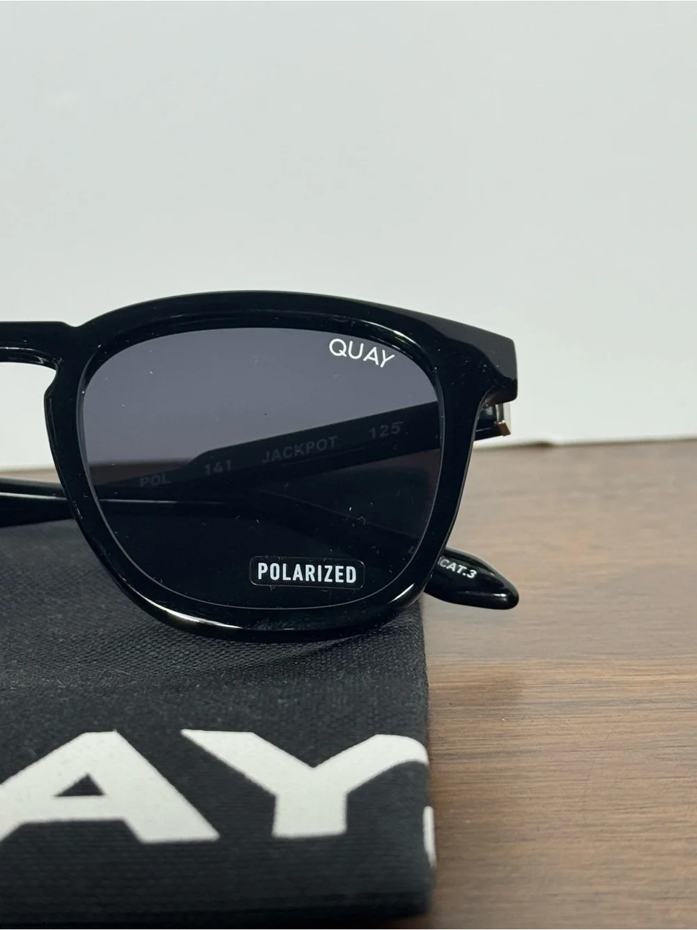 NWT QUAY Australia Jackpot Polarized Black Sunglasses